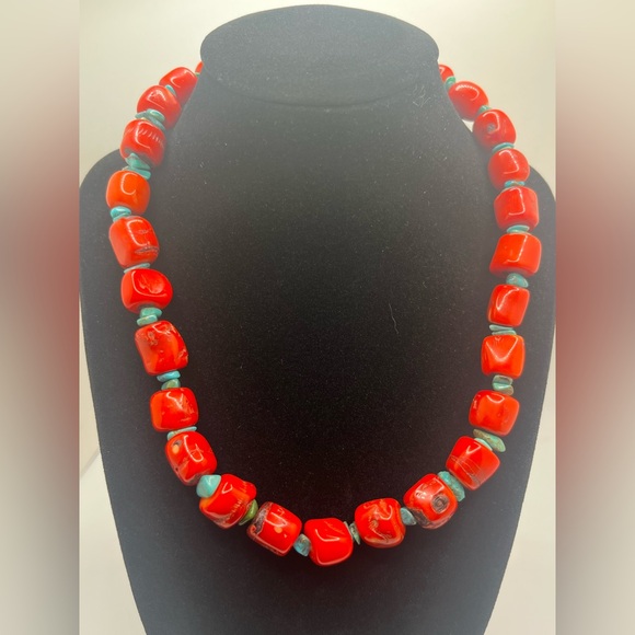 chunky red bamboo coral bead necklace with turquoise spacers southwestern style - Picture 3 of 10